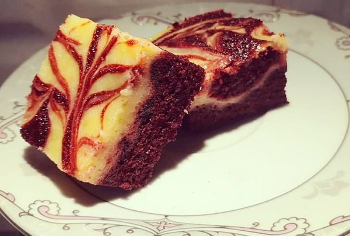 Cheesecake Swirl Brownies