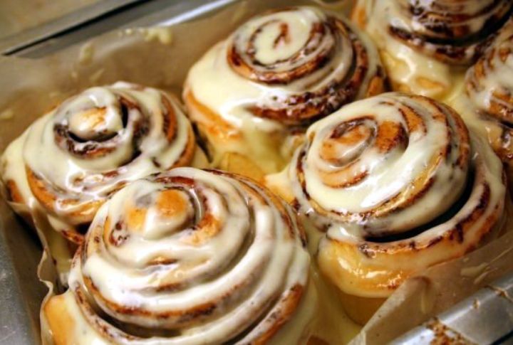 Cinnabon Classic Roll