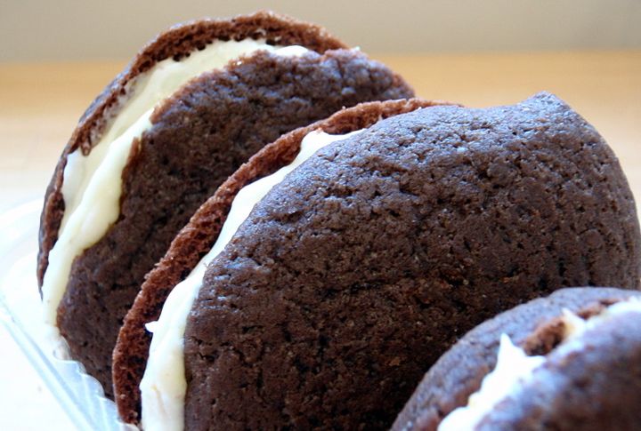 Whoopie Pies Delight With Creamy Centers (1940s)