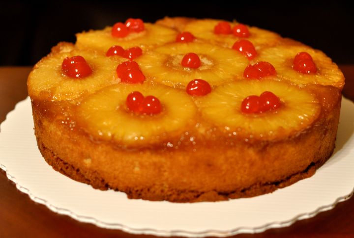 Pineapple Upside-Down Muffin Cakes