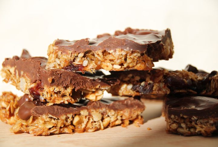 Kentucky Derby Chocolate-Pecan Cookie Bars