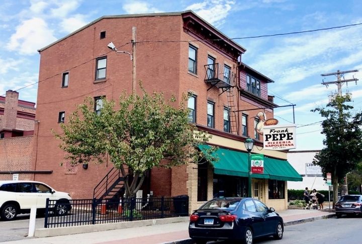 Connecticut: Frank Pepe Pizzeria Napoletana, New Haven