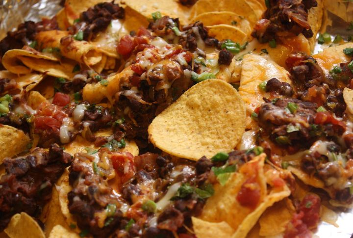 Loaded Skillet Nachos With Beef