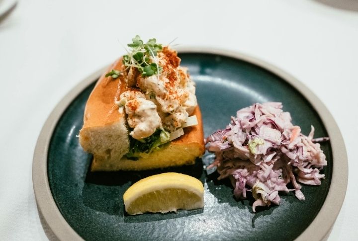 Connecticut: Lobster Roll