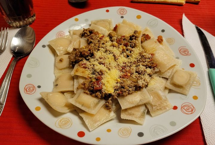Cheesy Beef Ravioli Skillet