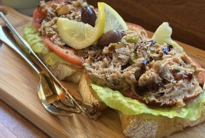 Baked Salmon Toasts