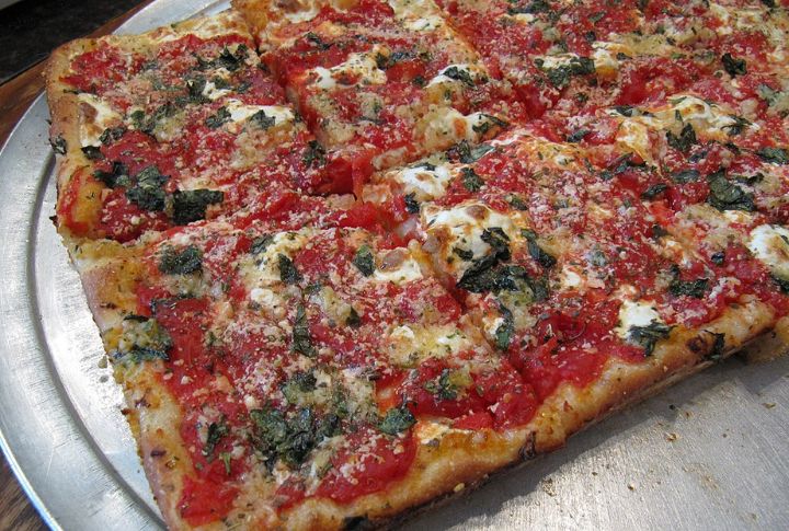 Grandma–Style Pizza