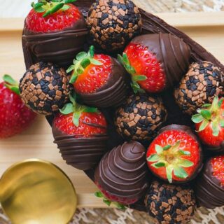20 Strawberry Desserts That Steal The Spotlight Every Time