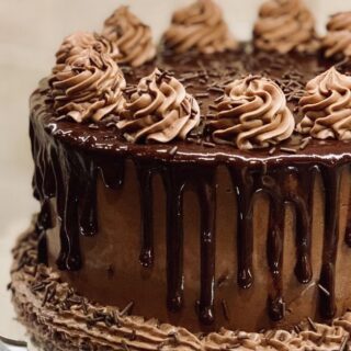 10 Frosting Moves Worth Learning Before Your Next Bake