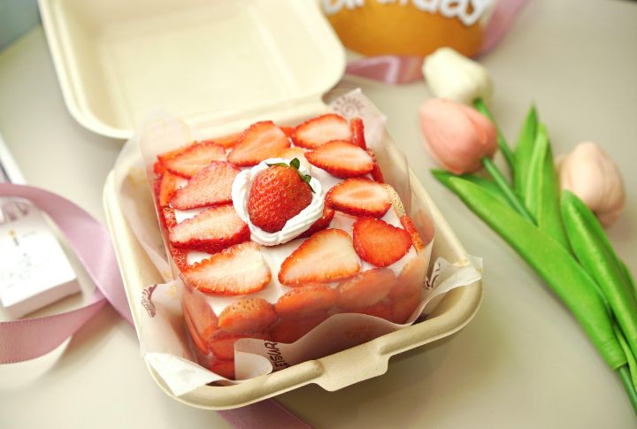 Strawberry Shortcake Sheet Cake