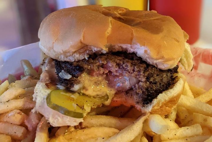 Minnesota: Juicy Lucy At Matt’s Bar, Minneapolis