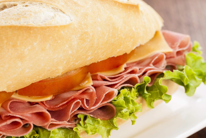 5 Bologna Brands Worth Buying And 5 That Don’t Cut It