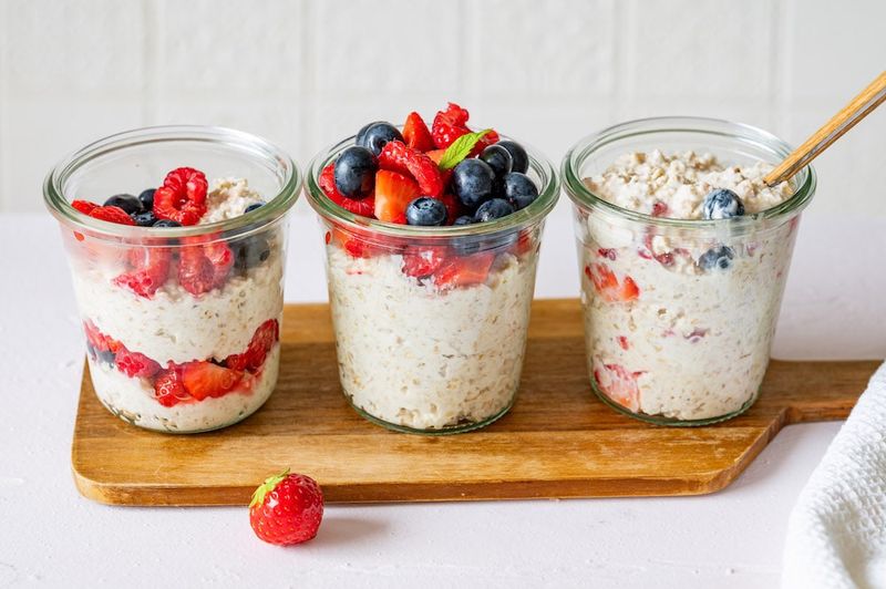Overnight Oats with Fresh Berries