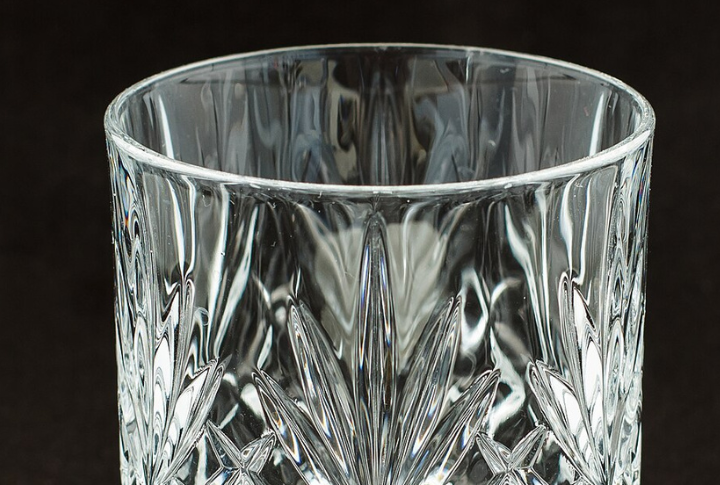 Neglecting Glass Cleanliness