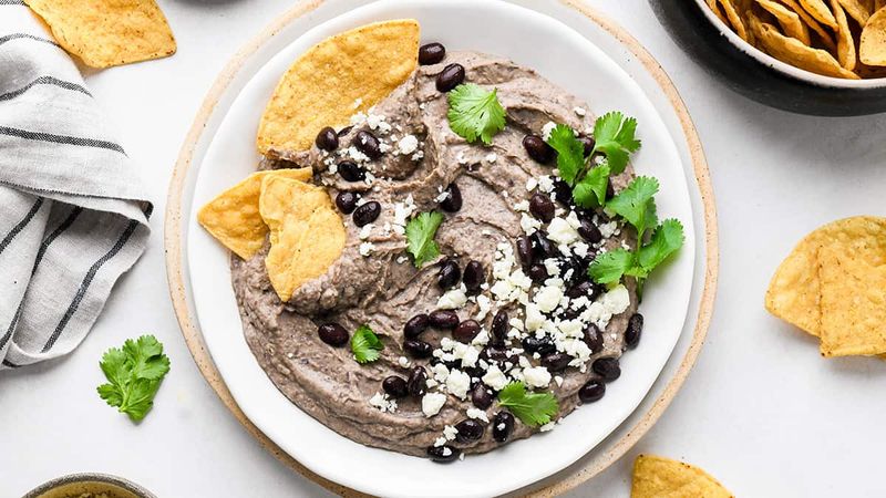 Black Bean Dip with Tortilla Chips