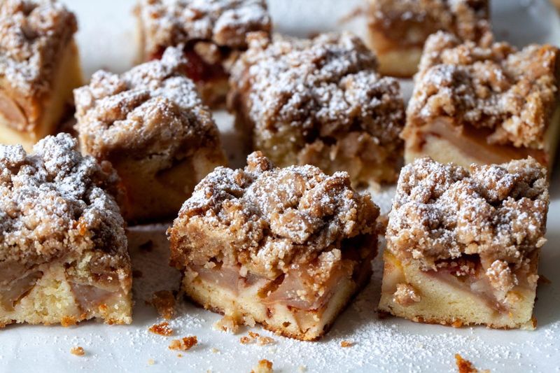 Apple Cinnamon Cake