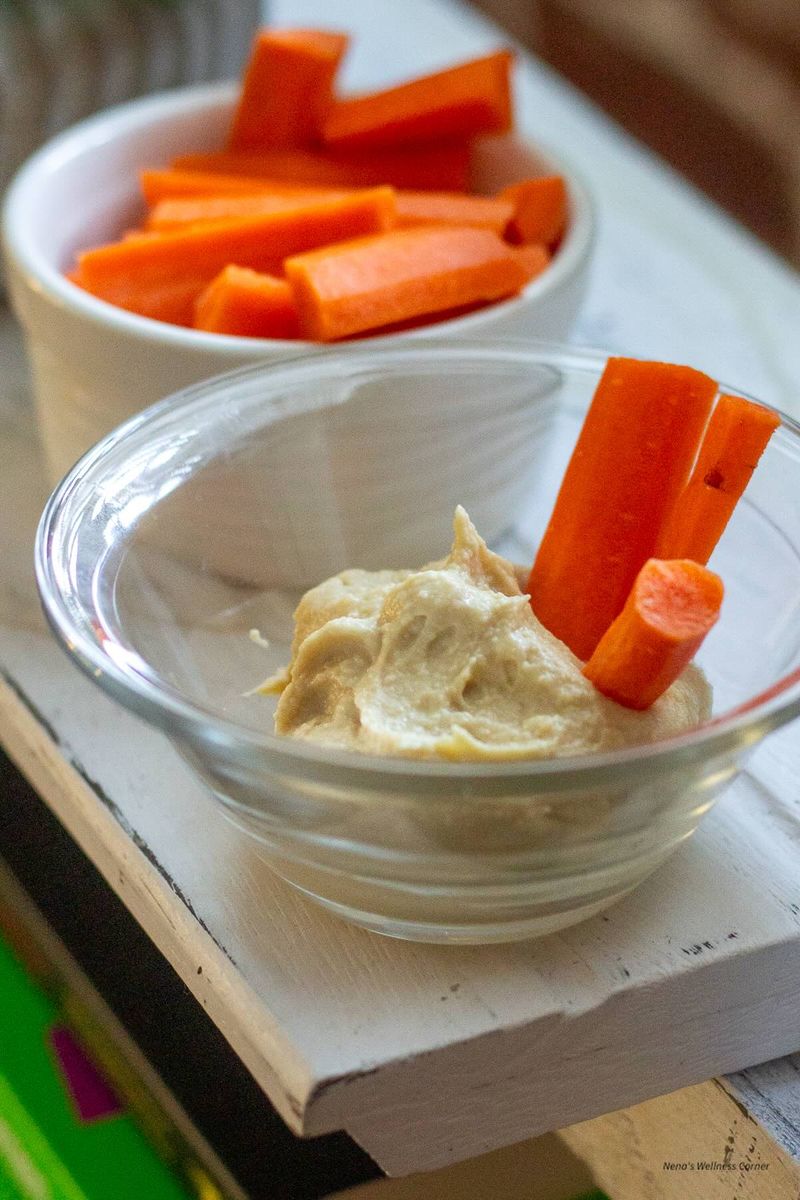 Hummus and Carrots