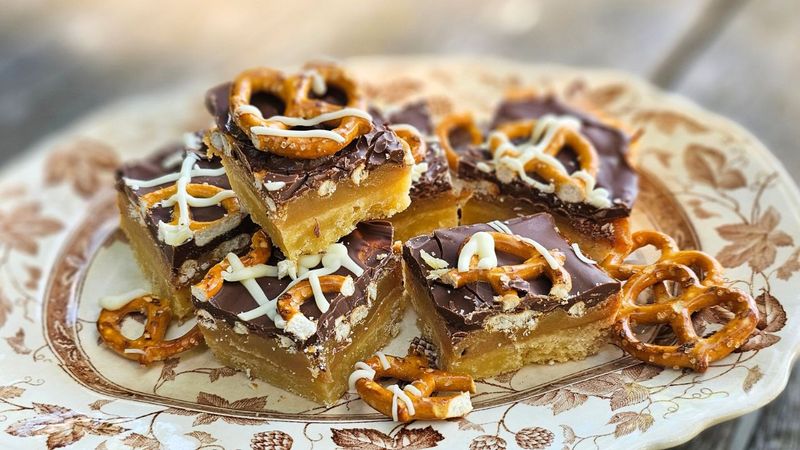 Salted Caramel Pretzel Bars