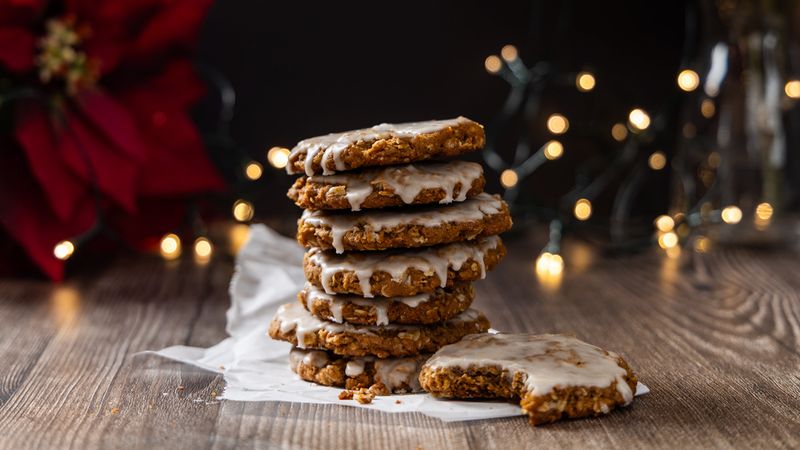 Gingerbread Oatmeal Cookies