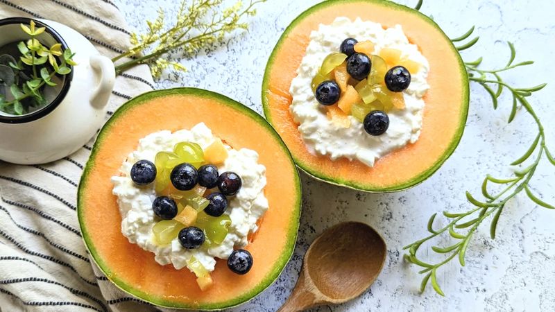 Cottage Cheese and Fruit