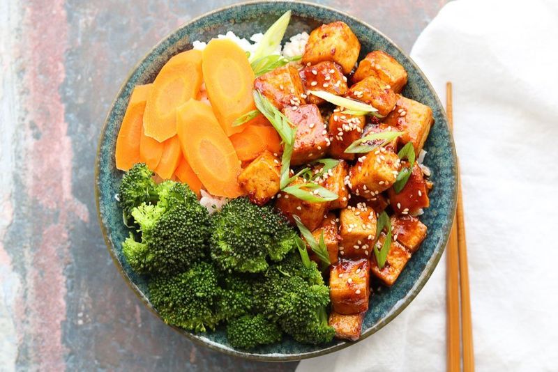 Spicy Tofu and Veggie Bowl