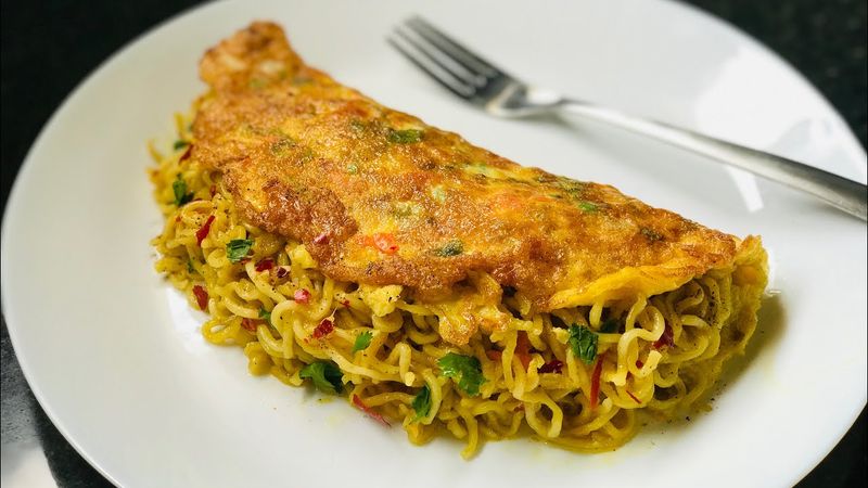 Instant Noodle Omelette