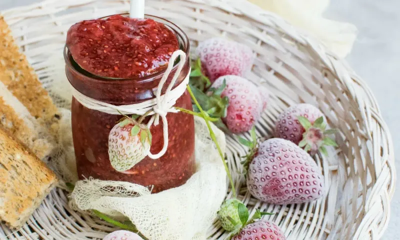 Agave-sweetened Strawberry Jam