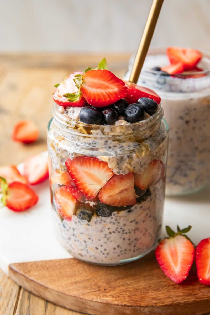 Overnight Oats with Berries