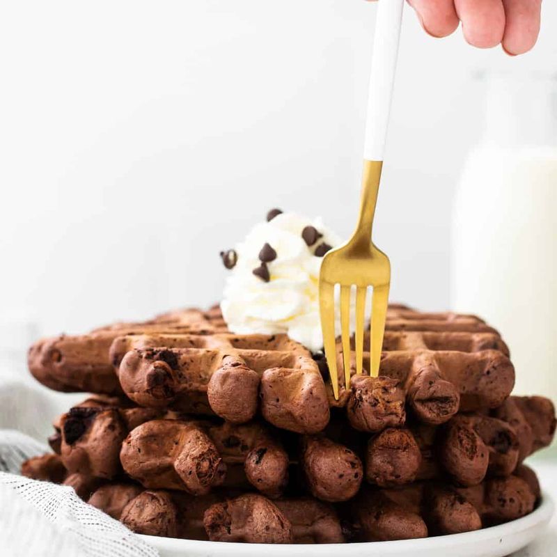 Low-Carb Chocolate Waffles