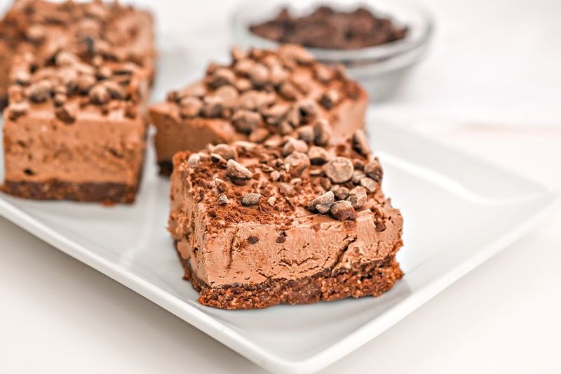 No-Bake Chocolate Cheesecake Bites