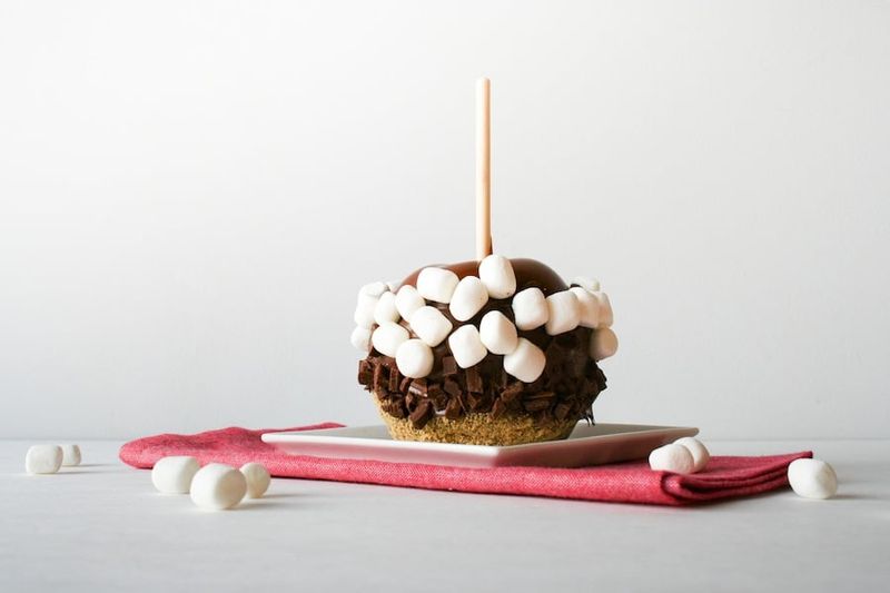 S'mores Caramel Apples