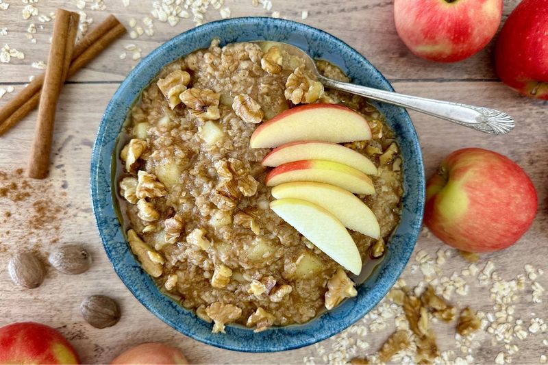 Apple Cinnamon Oatmeal