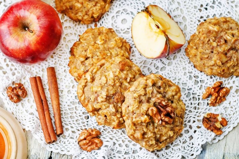 Apple Cinnamon Oatmeal Cookies