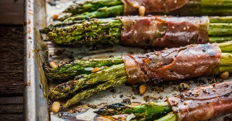 Prosciutto-Wrapped Asparagus