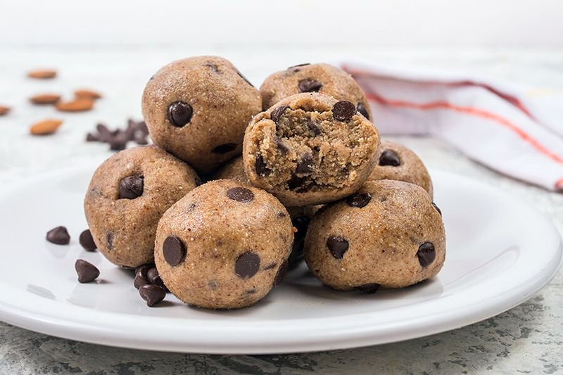 Low-Carb Chocolate Protein Balls