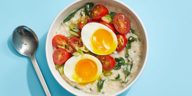 Day 25: Savory Oatmeal with Spinach and Tomatoes