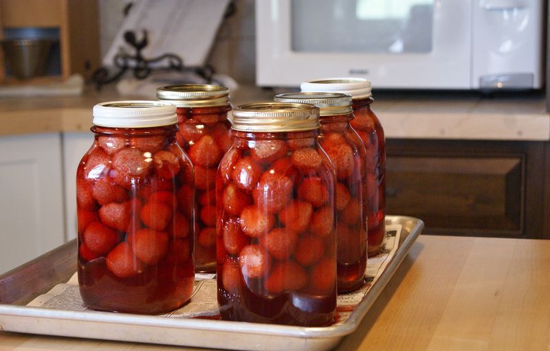 Canning Strawberries in Syrup
