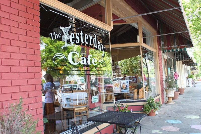 Georgia's The Yesterday Café