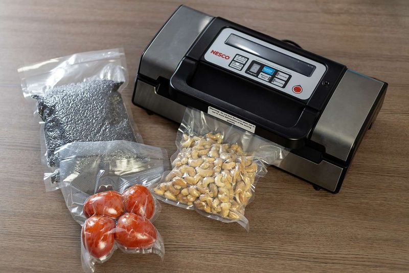 Nesco VS-12 Deluxe Vacuum Sealer