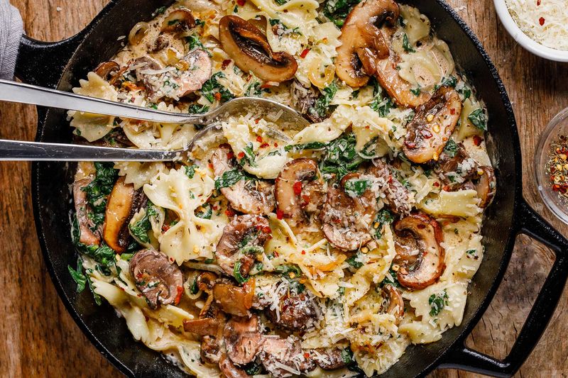 Garlic Mushroom Pasta