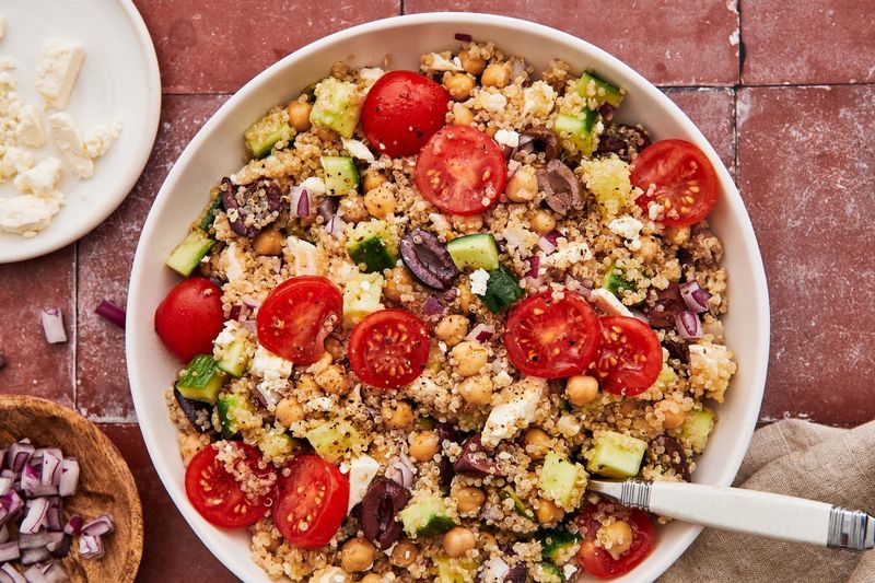 Quinoa Salad with Chickpeas