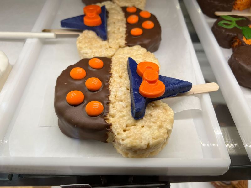 Rice-Crispy Mickey Treats