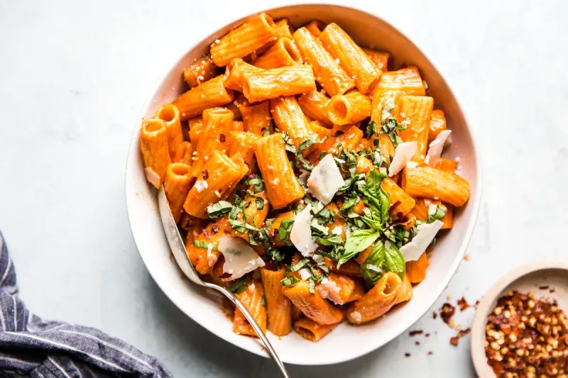 Goat Cheese and Roasted Red Pepper Pasta