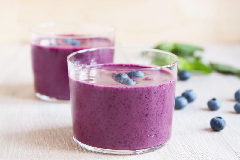 Berry and Flaxseed Smoothie