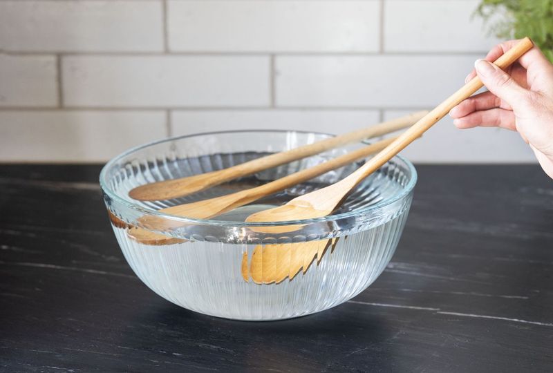 Use Vinegar Solution for Deep Cleaning