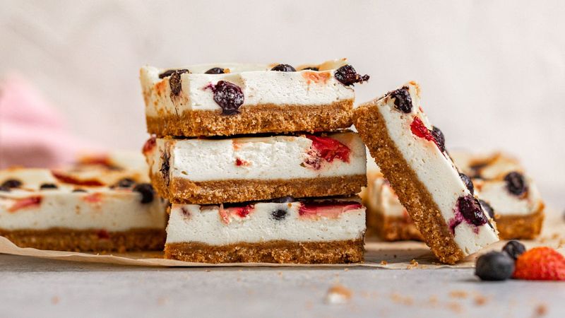 Berry Cheesecake Bars