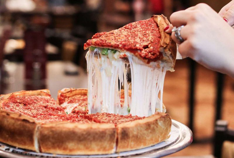 Illinois: Deep Dish Pizza