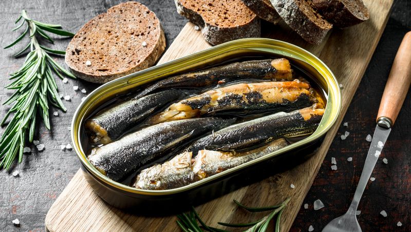 Keeping Sardines in Opened Cans
