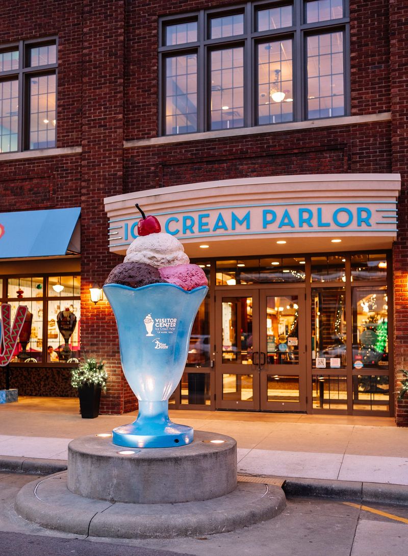 Iowa: Blue Bunny Ice Cream