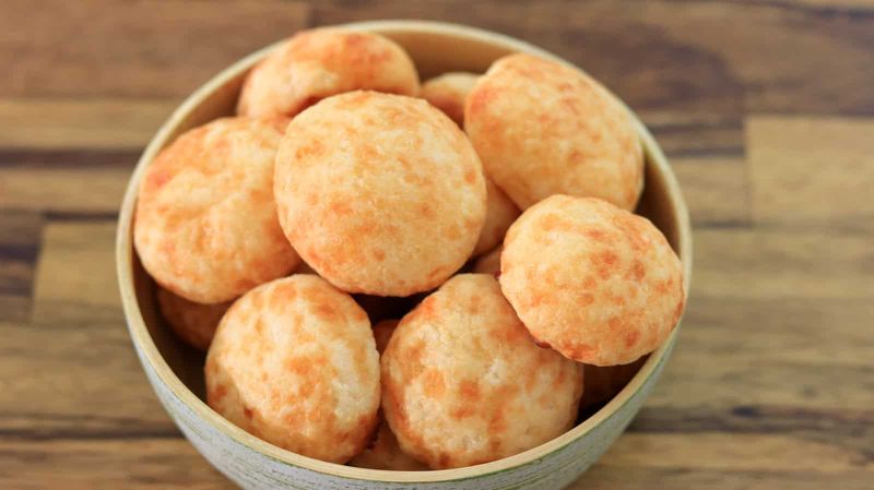 Brazilian Cheese Bread (Pão de Queijo)